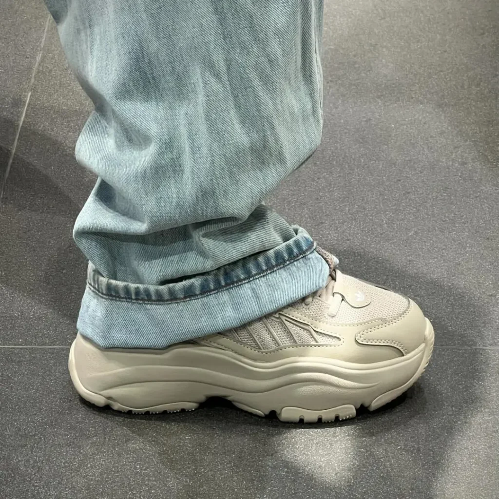 adidas(アディダス) Ozgaia(オズガイア)の人気カラーランキング画像1