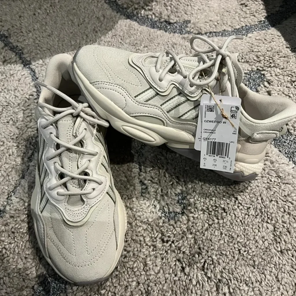 adidas(アディダス) Ozweego(オズウィーゴ)のサイズ感画像7