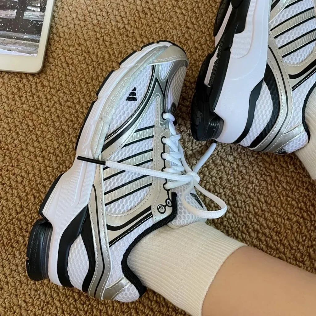 adidas(アディダス) Ozweego(オズウィーゴ)のダサい？画像9
