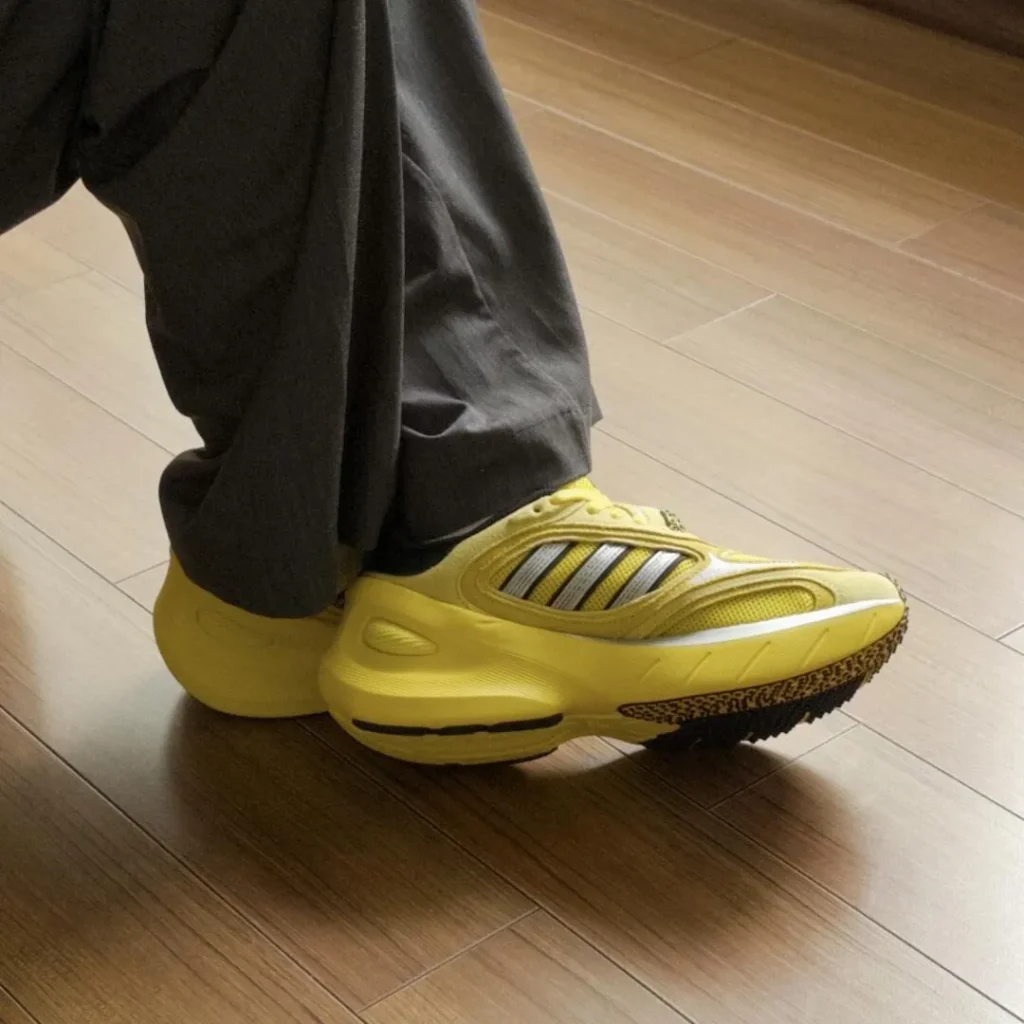 adidas(アディダス) Ozweego(オズウィーゴ)の人気カラー画像8